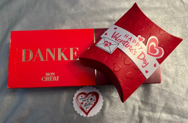 DEKO 1 *** Zaubercherzli*** Teelicht-Botschaft Valentins-Tag"Schön das es dich gibt"Schachteli rot Herzen – Bild 4
