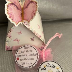 DEKO  1 Zauber-Kerzli Teelicht-Botschaft  Schmetterling rosa "Jeder Tag ist ein guter Tag" rosa