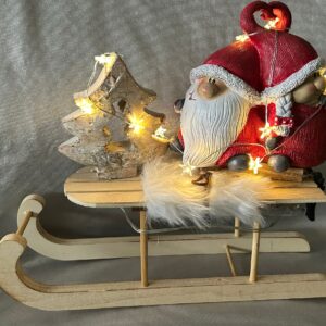 Deko Schlitten verliebtes Samiklaus-Päärli mit Weihnachtsbaum (20)